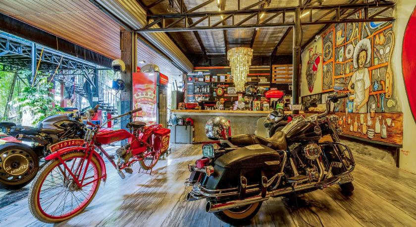 100% Cafe Moto Hostel - image 22