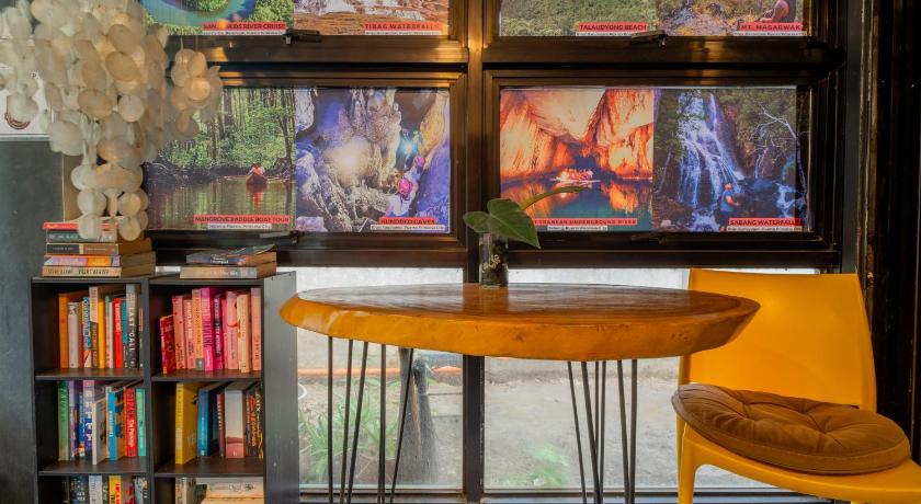 100% Cafe Moto Hostel - image 33