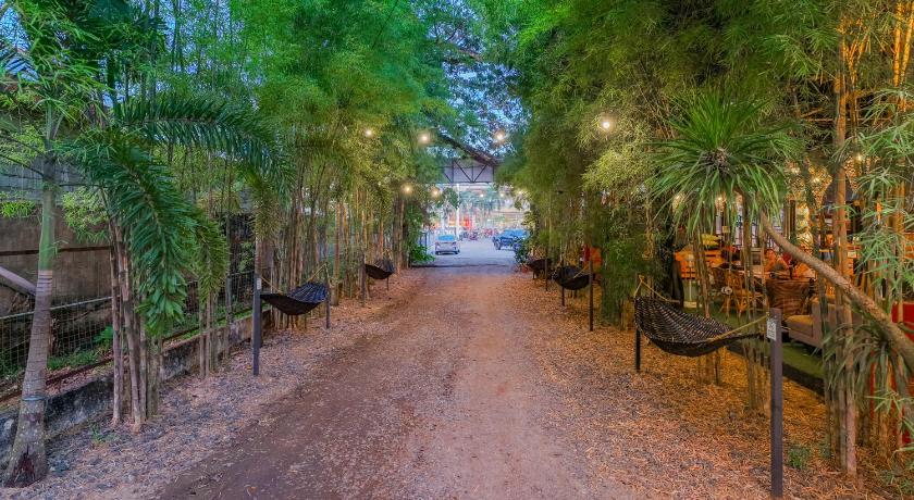 100% Cafe Moto Hostel - image 15