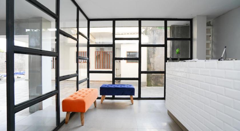 RedDoorz Syariah Near Maguwoharjo Yogyakarta – Sleman, MN