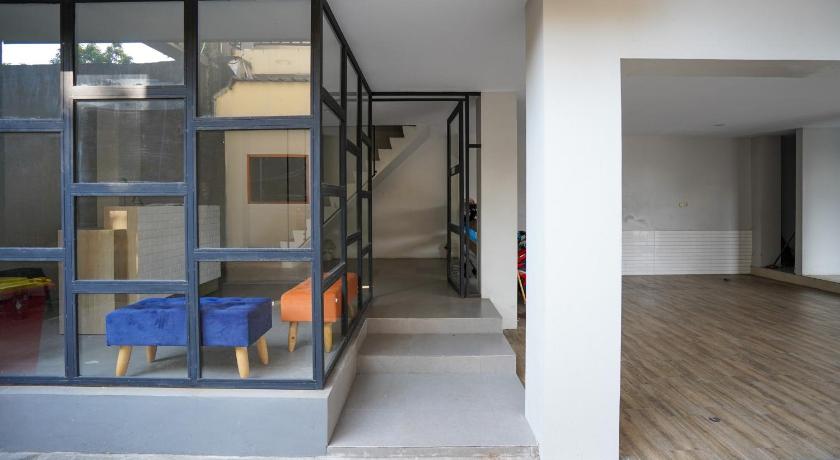 RedDoorz Syariah Near Maguwoharjo Yogyakarta – Sleman, MN