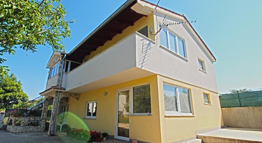 Apartment 1112 - image 2