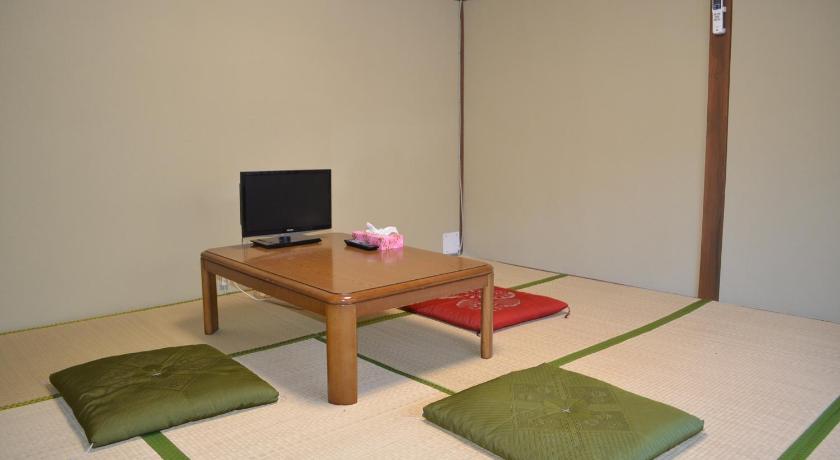 Japanese-Style Quadruple Room, Guesthouse Tomoshibi in Matsumoto