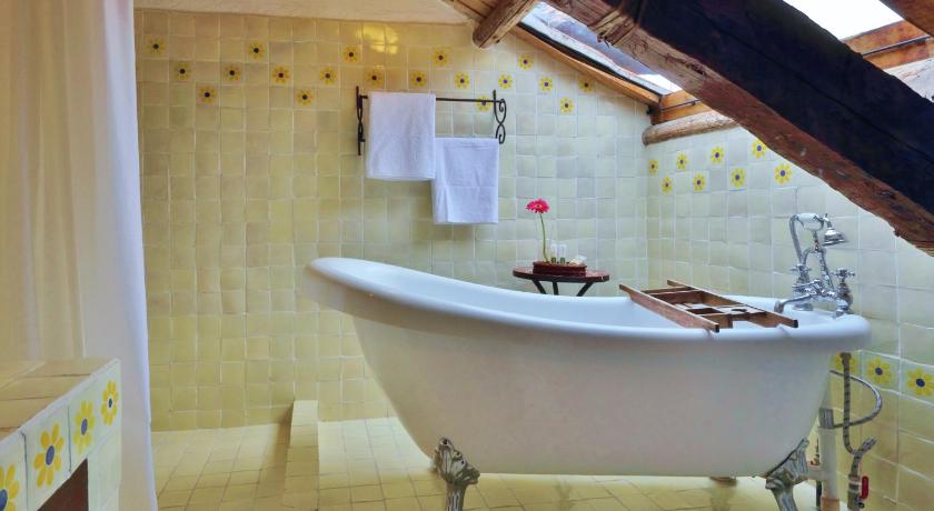Hotel Casavieja photo