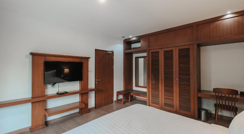 Image of Junior Suite 8
