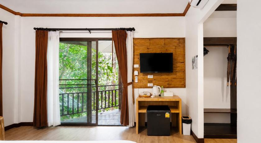 Image of Hillside Suite 8