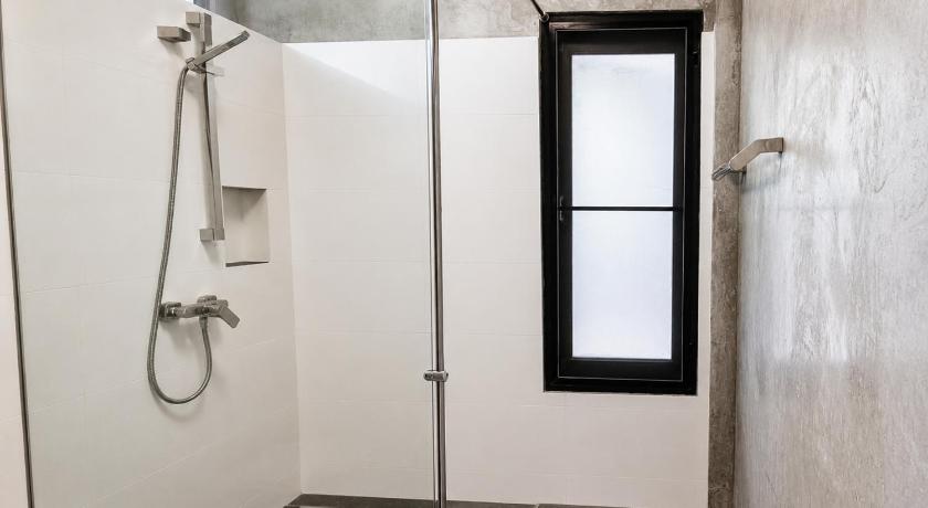 Image of Hillside Suite 7