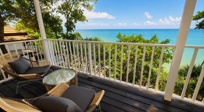 Image of Deluxe Ocean View 12