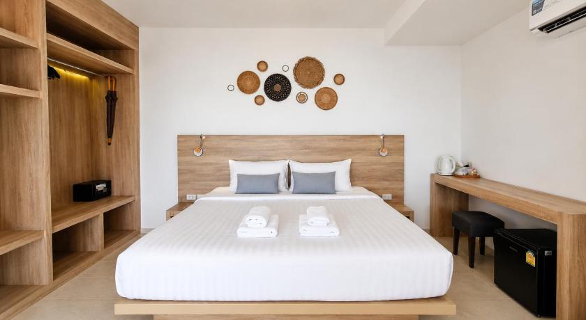 Image of Deluxe Ocean View 9