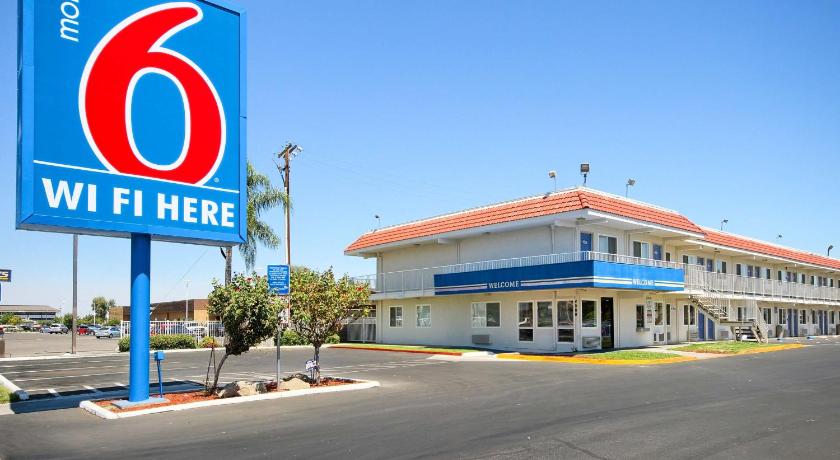 Motel 6-Fresno, CA - Blackstone South