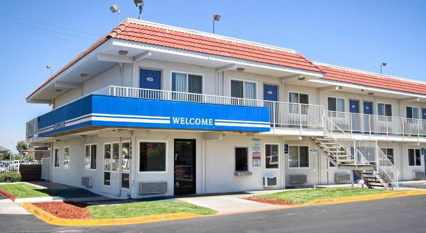 Motel 6-Fresno, CA - Blackstone South — Hotel in Fresno (CA)