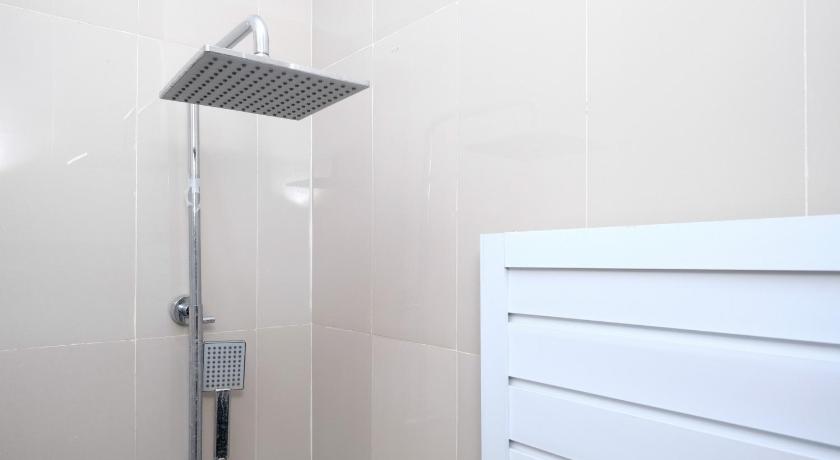 Urbanview Hotel Syariah Astungkara Space Sleman by RedDoorz – Sleman, MN