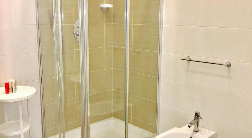 Image of Family Room with Private Bathroom 2