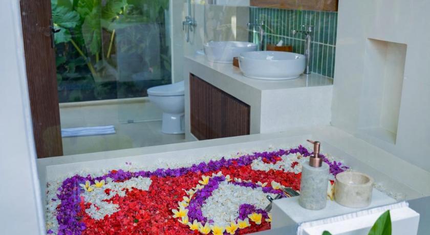 Jelih Villa Ubud - image 14