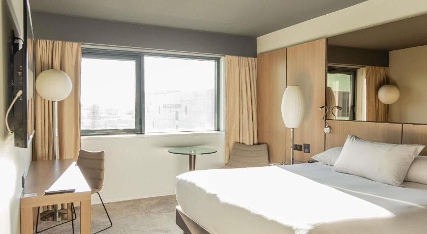 Image of Superior Room King Bed 0