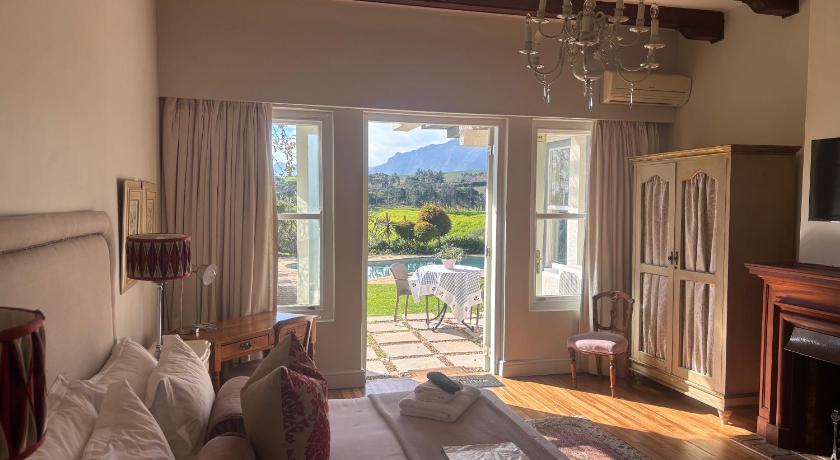 In the Vine Country Manor House - image 10
