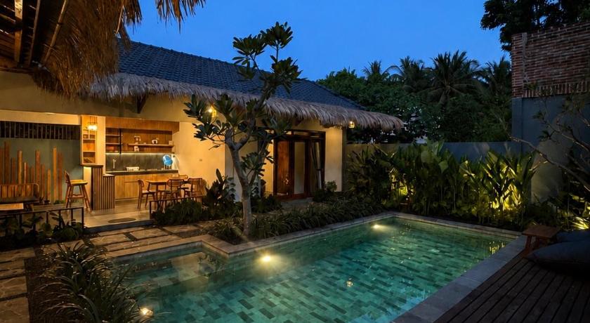 Tampilan SinCity Tropical private pool villa