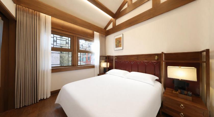 Image of Junior Suite with Garden View 0
