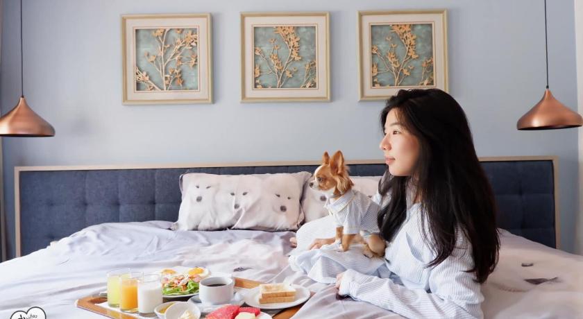 รูปของห้องขนาดใหญ่เตียงคู่หรือเตียงแฝด (Large Double or Twin Room) 7