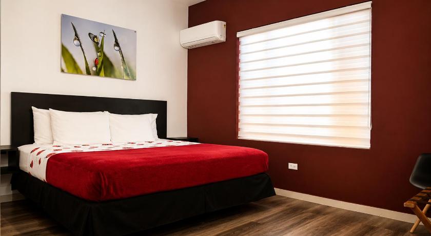 Image of Standard King Room 0