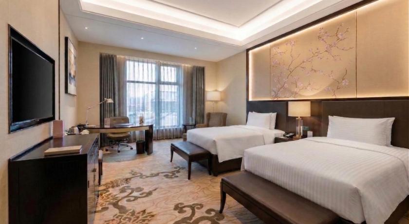 Image of Deluxe Twin Beds 1