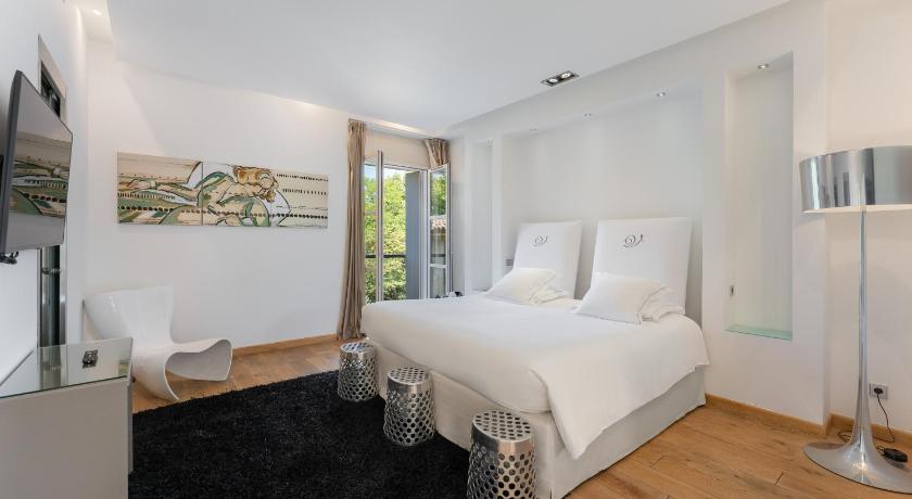 Image of Junior Suite - Main Building 3