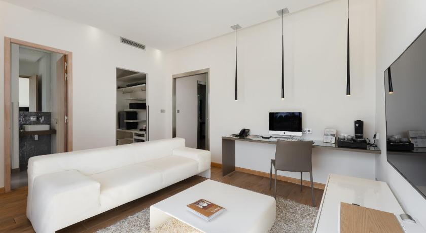 Image of Junior Suite - Main Building 5