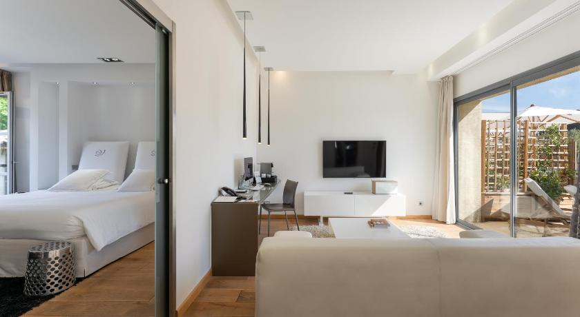 Image of Junior Suite - Main Building 1