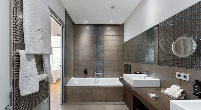 Image of Junior Suite - Main Building 2