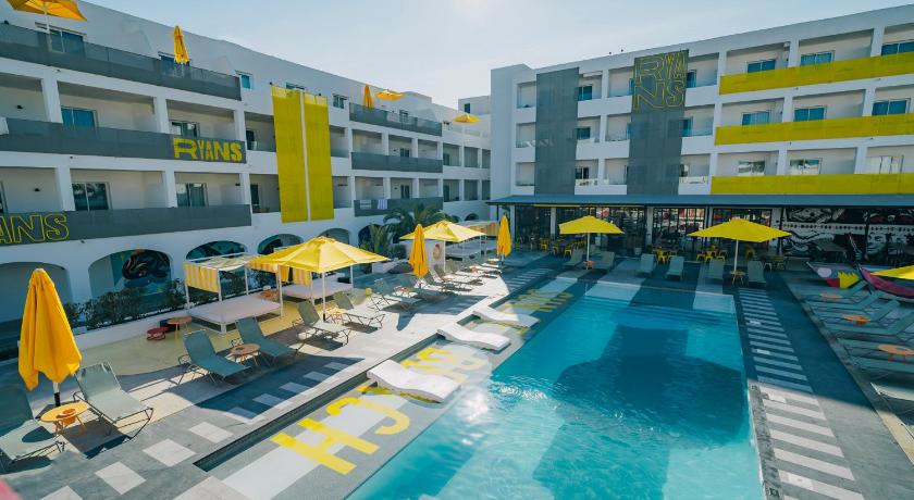 Ryans Lolas Ibiza - Adults Only