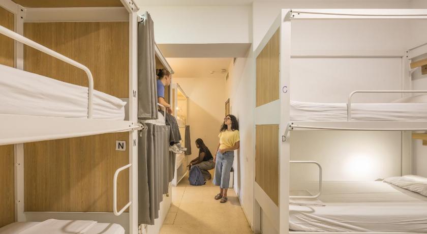 Image of Bed in 16-Bed Mixed Dormitory Room 1
