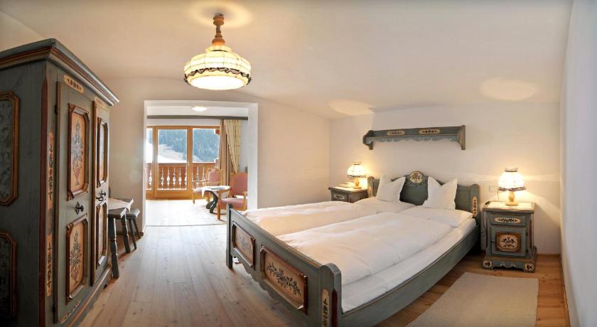 Marebbe Hotel Mareo Dolomites 4-Star Hotel room