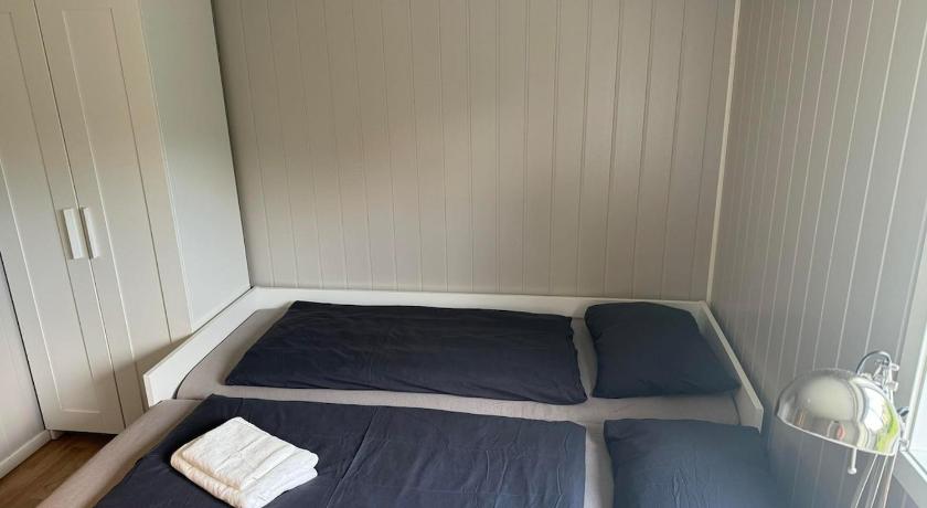 Room with shared kitchen and bathroom nr 1