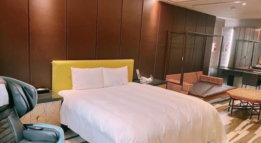 Image of Deluxe Double Room 8