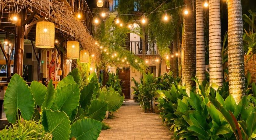 Coco Palm Villa and Cabanas - image 7