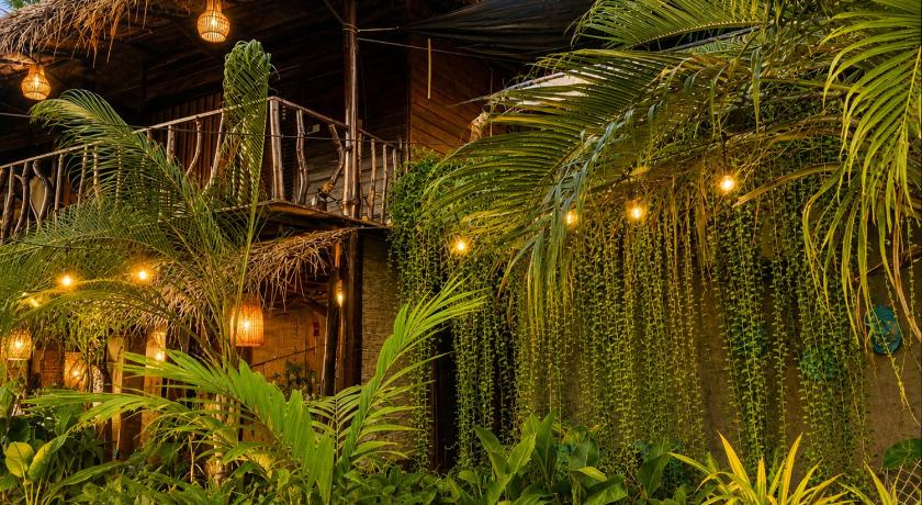 Coco Palm Villa and Cabanas - image 5