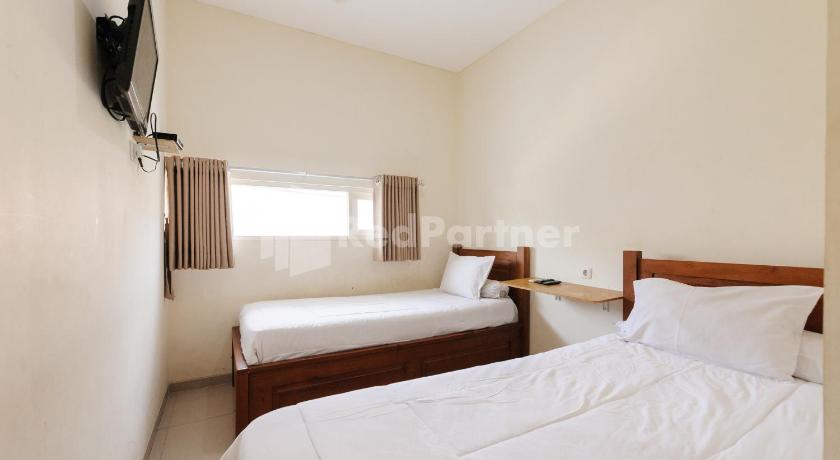 Nipa Guest House near Universitas Widyagama Mitra RedDoorz - image 26