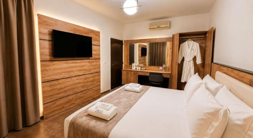 Image of Senior Suite 4