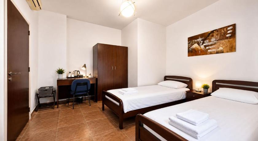 Image of Family Suite (4 Adults) 8