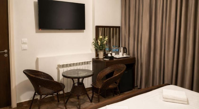 Image of Family Suite (4 Adults) 10