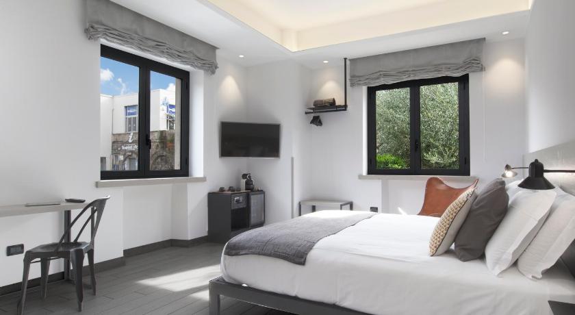 La Ferrovia Guest House — Hotel in Sorrento