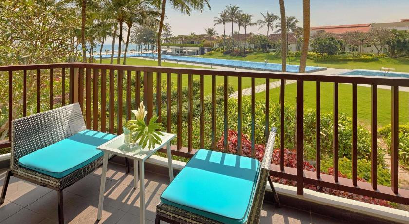 Imagine din Superior 2 Single Beds with Balcony 1