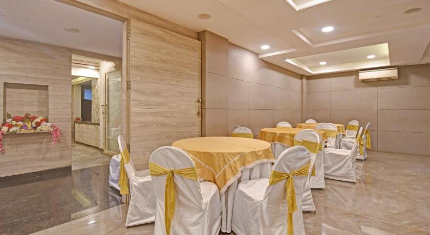 Super Townhouse Hotel All In One Near City Centre Salt Lake - image 5