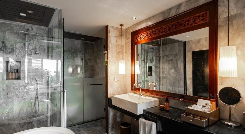 Image of Premier Suite Private Pool Club King 7