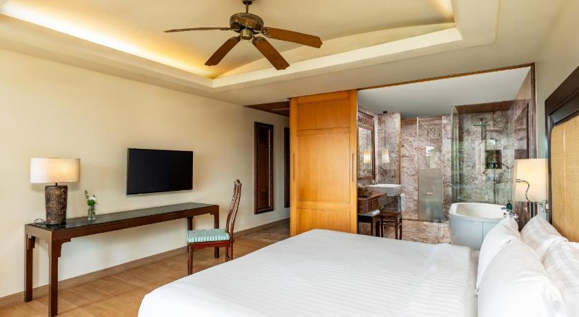 Image of Deluxe Spa Ocean View King 9