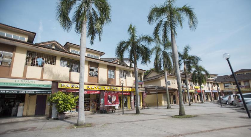 Book Putra Harmoni Putrajaya Tiny Suite 3 Ac Bedrooms 1 Bath Wifi Ground Floor By Mrk In Kuala Lumpur Malaysia 2020 Promos