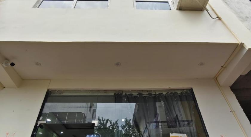 Hotel Avantika Kashi - image 10