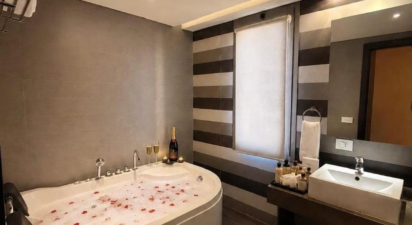 Image of Executive Suite 3