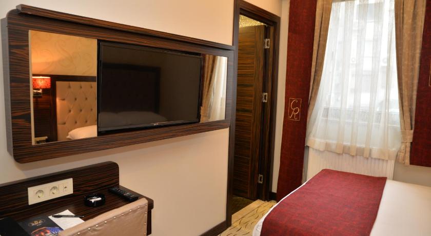 Golden Siyav Hotel