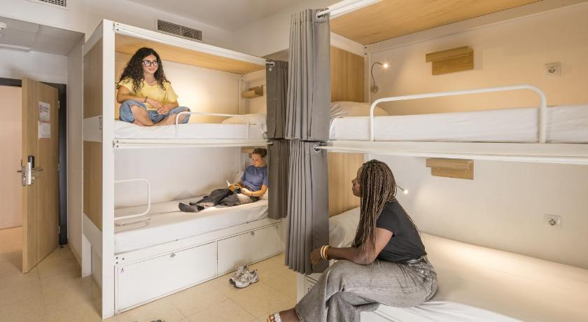 Image of Bed in 16-Bed Mixed Dormitory Room 0